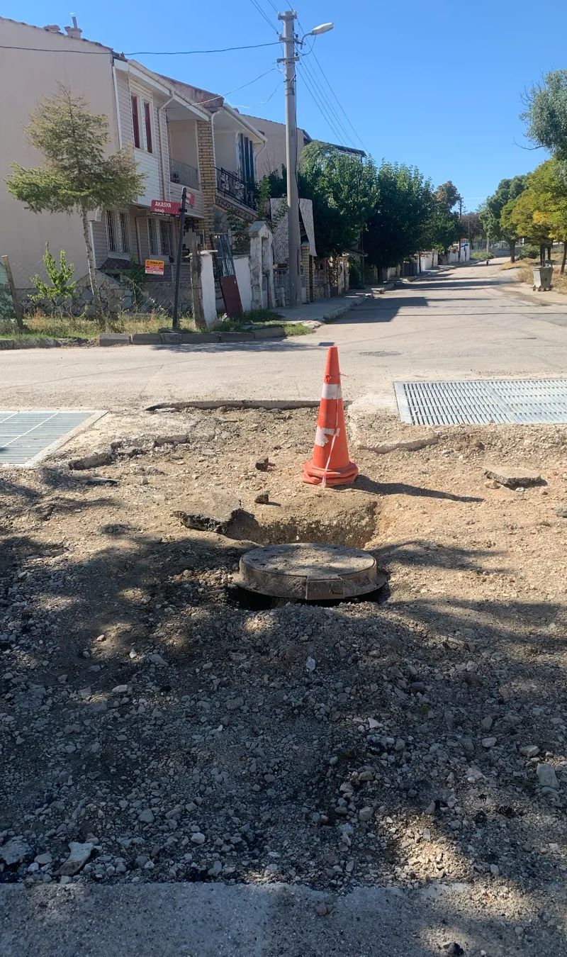 Burası Şentepe bir sokak yol bayadır böyle çocuklar içine gi… (fotoğraf 1/2)